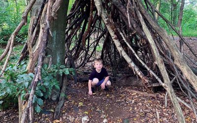 Outdoor play – Den building with @earlyyearsoutdoor