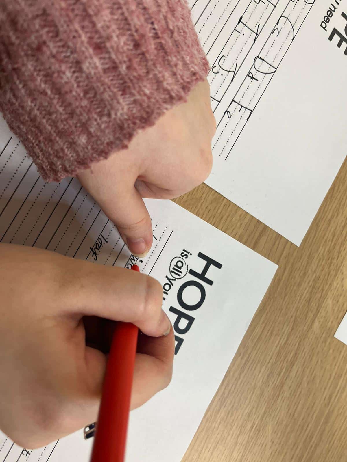 Handwriting ideas- spacing with thumbs between words