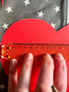 Valentine's day crafts for your class- measuring heart