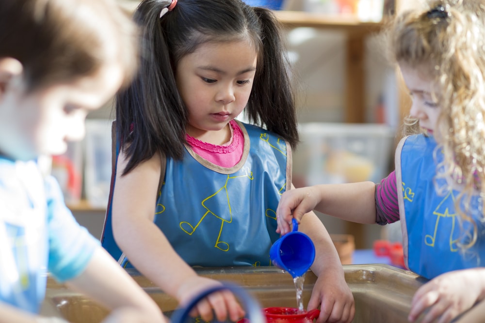 The guide to sand, water and messy play